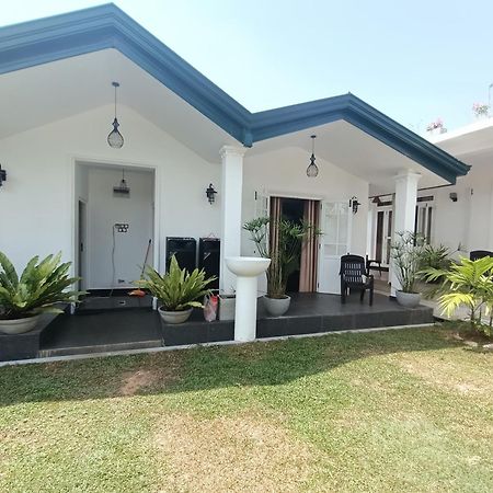 The Bamboo Tree Transit Hotel Katunayaka Ngoại thất bức ảnh