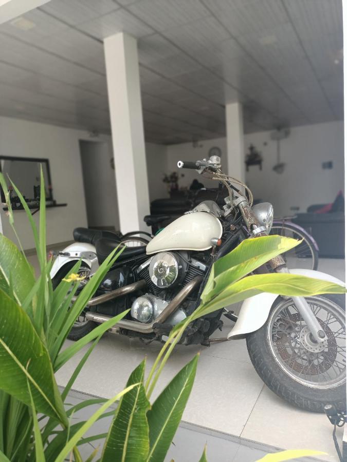 The Bamboo Tree Transit Hotel Katunayaka Ngoại thất bức ảnh