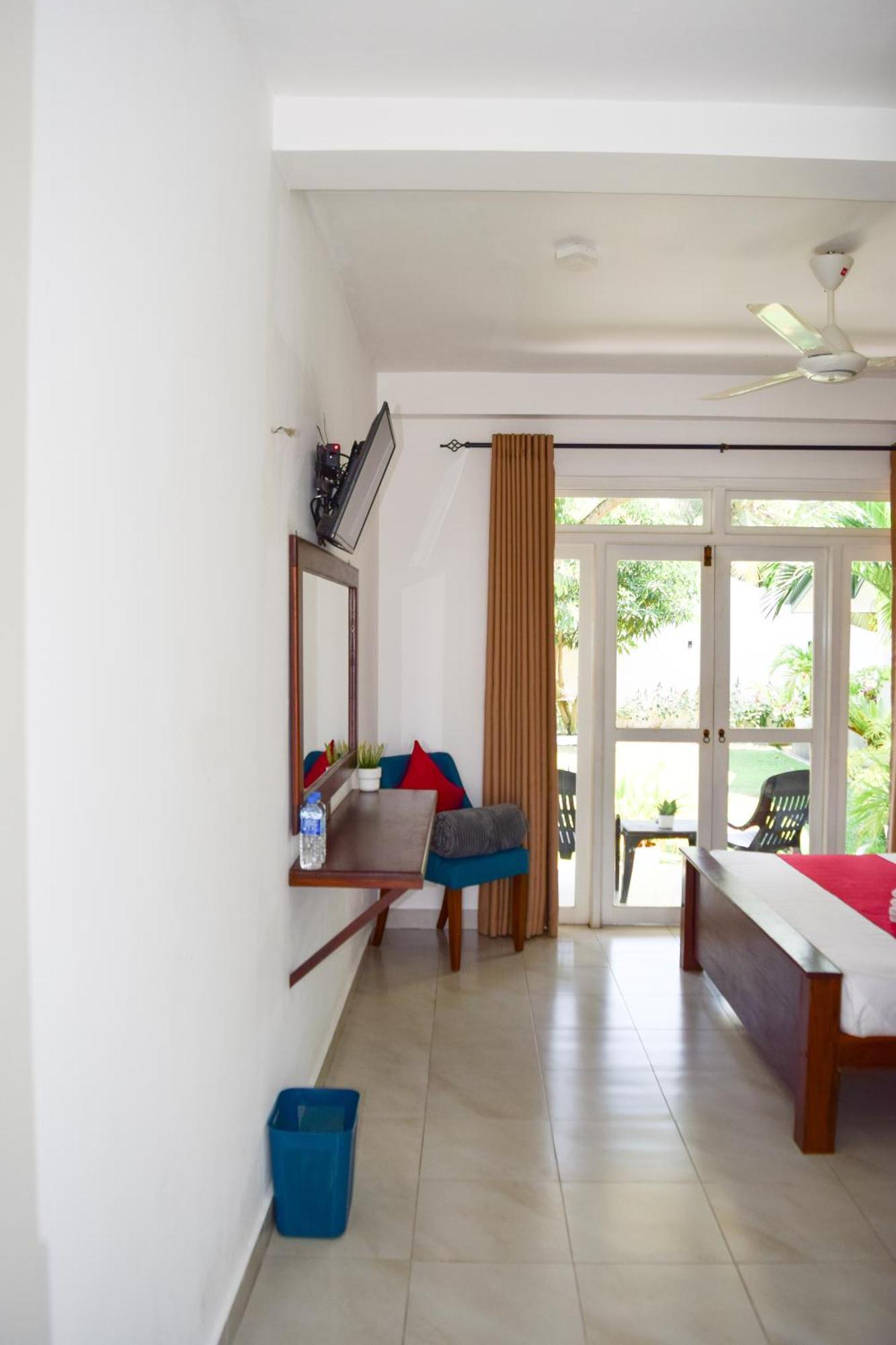 The Bamboo Tree Transit Hotel Katunayaka Ngoại thất bức ảnh