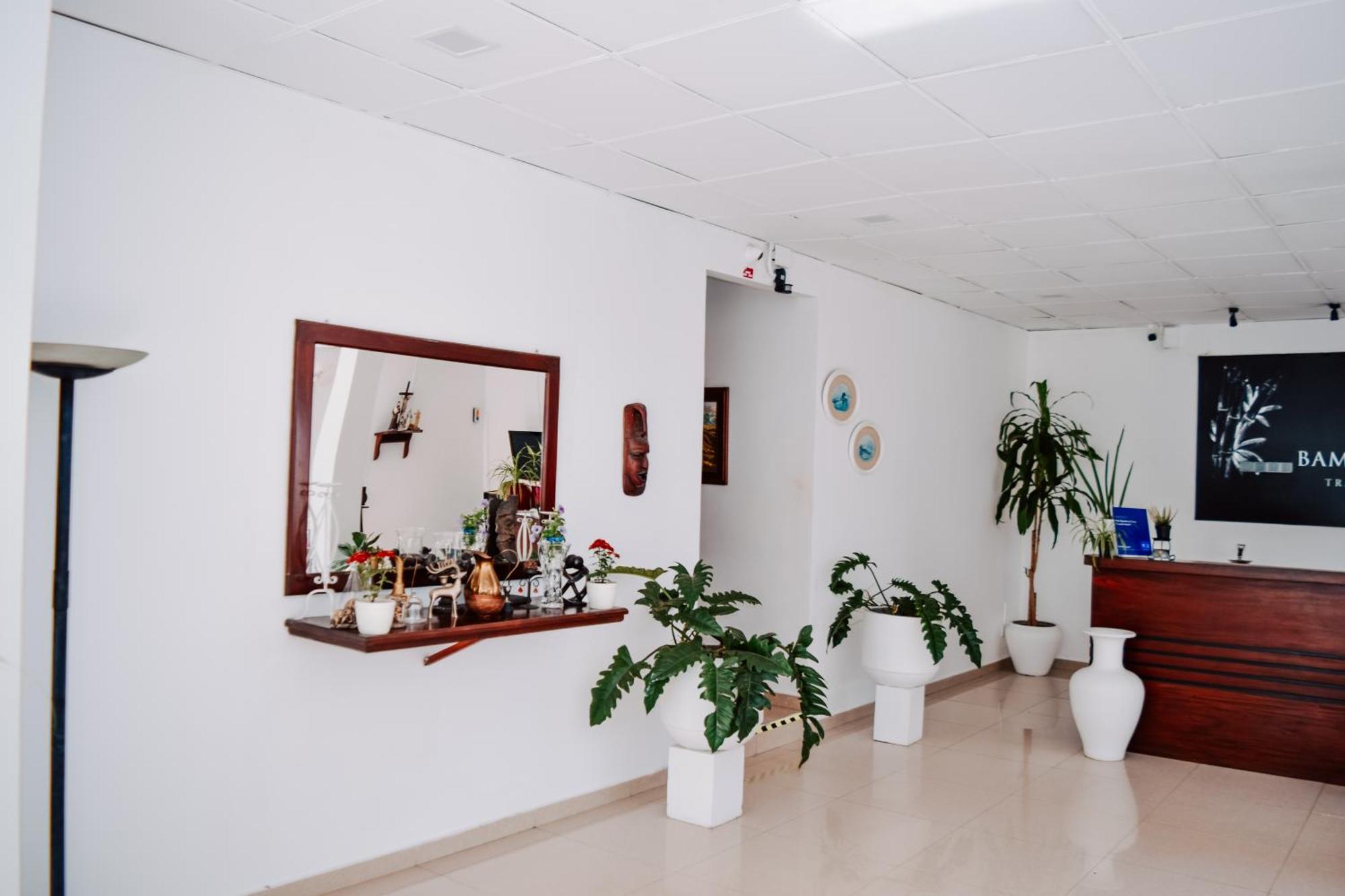 The Bamboo Tree Transit Hotel Katunayaka Ngoại thất bức ảnh