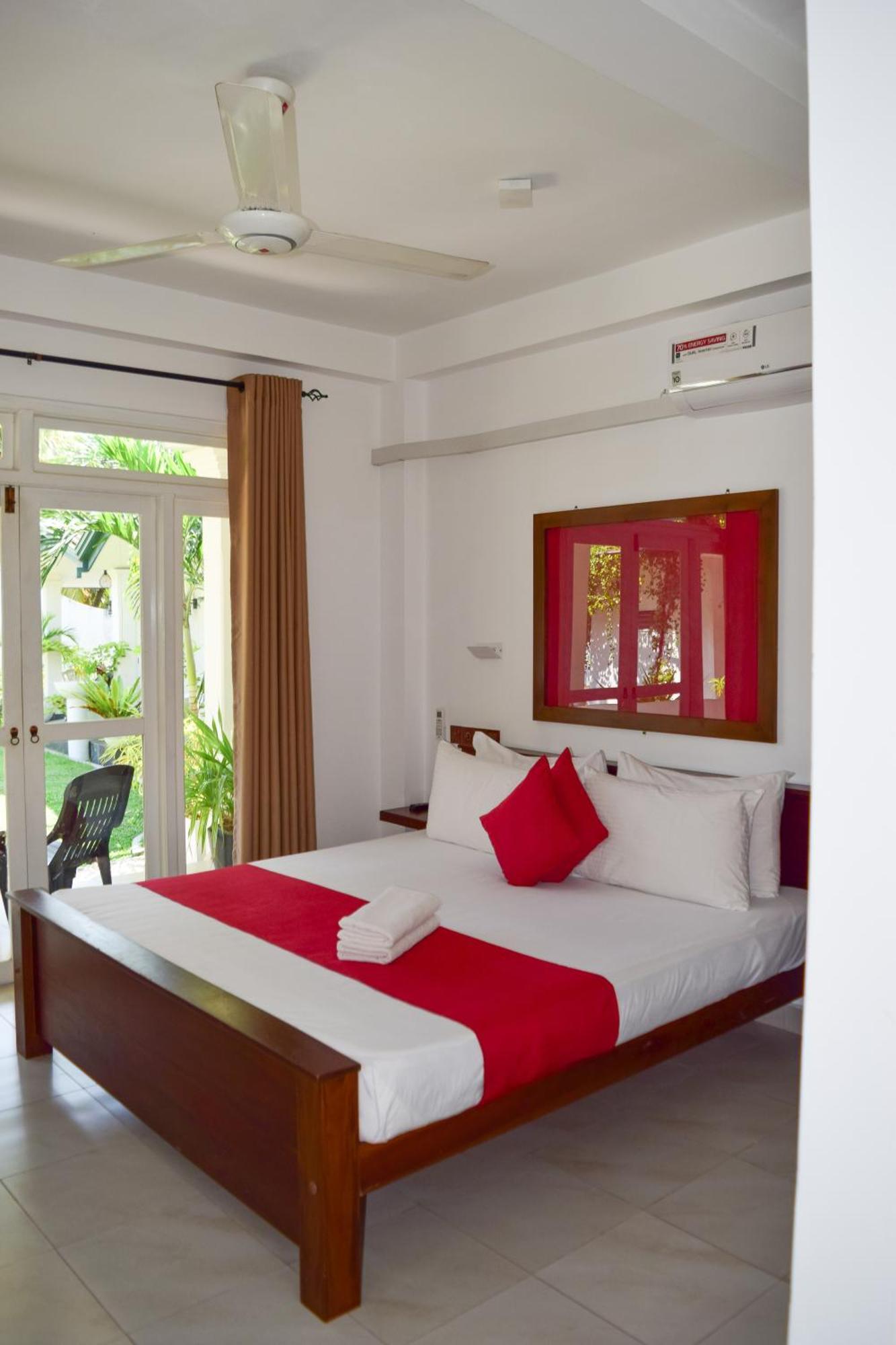 The Bamboo Tree Transit Hotel Katunayaka Ngoại thất bức ảnh